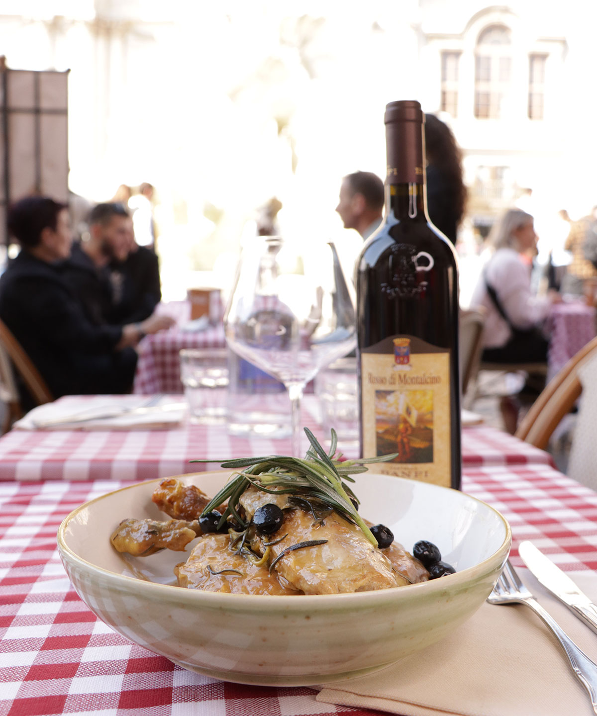 la-nostra-cantina-un-brindisi-all-eccellenza